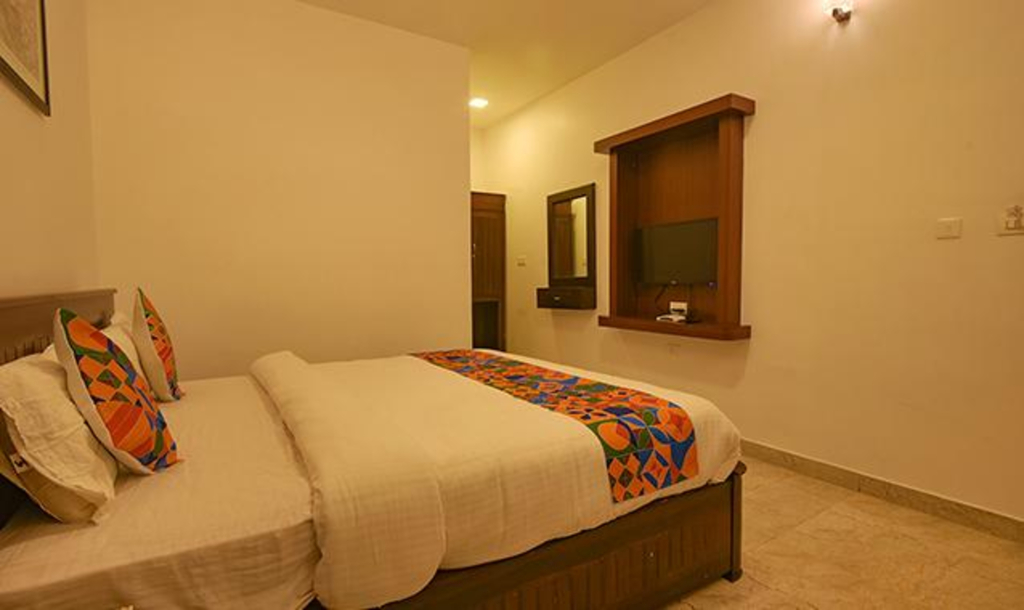 FabHotel Greenwood Stays