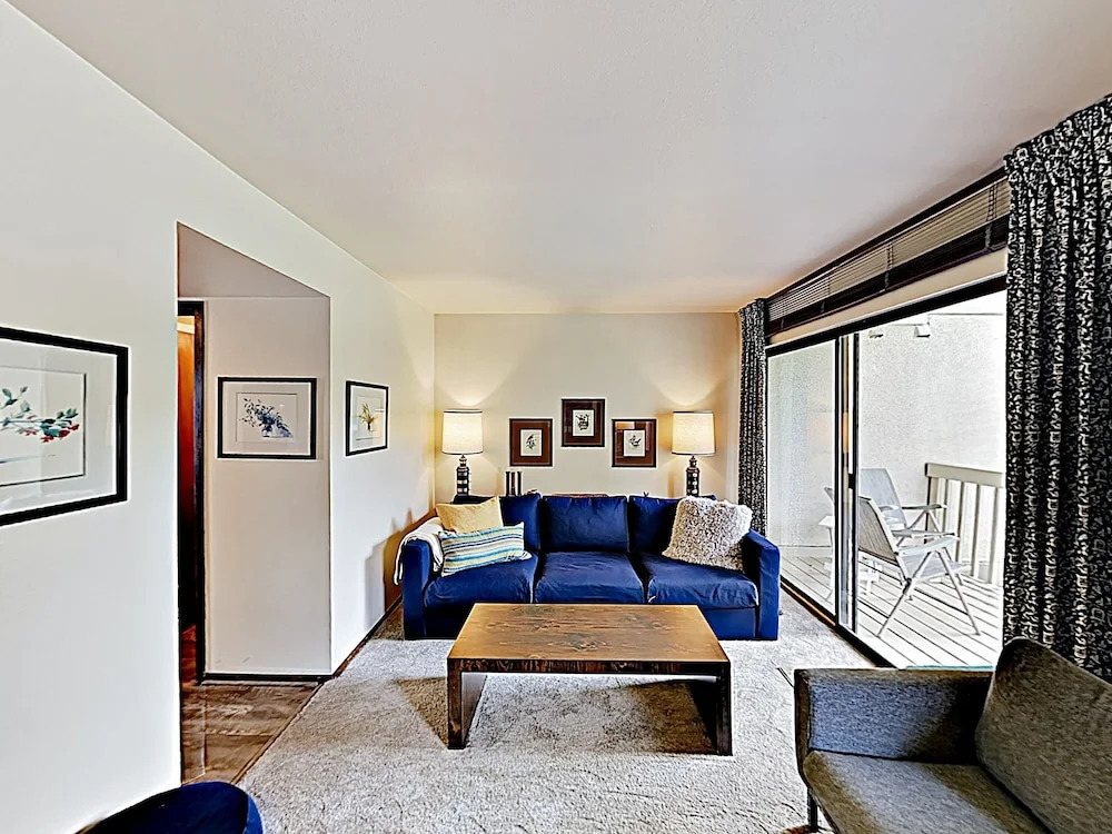 New Listing! Peaceful Villa W/ Loft & 2 Balconies Condo