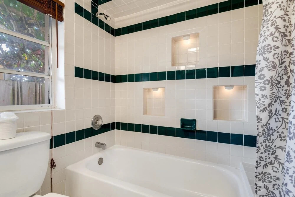 Water Front House Best Deal Walk to Beach Heated Pool 3 Bed Rooms Sleeps 6