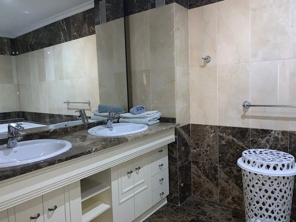 Sunny apartment in Albir el Point