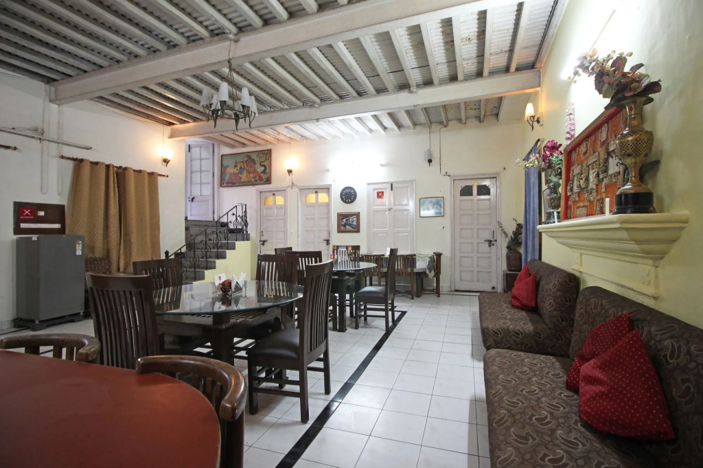 OYO 5962 Home Stay Barlow Villa