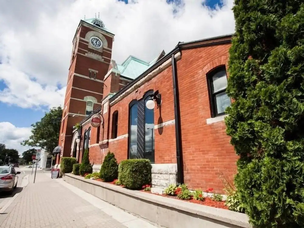 Clocktower Inn