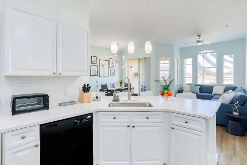 Snowbird-friendly Condo Near Walt Disney World Resort W/pool, Wifi, AC, and W/D