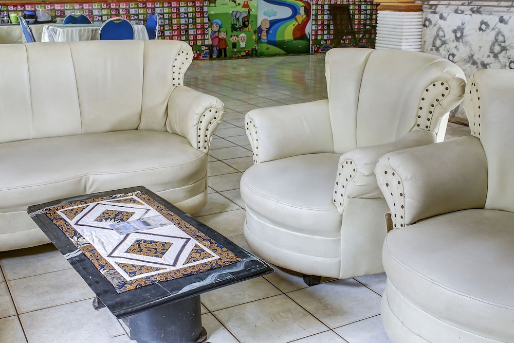 OYO 90316 Hotel Candri Pelaihari