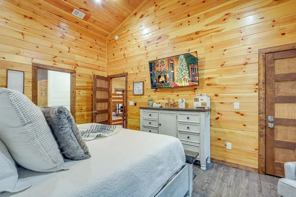 Close to Hiking & Attractions: Smoky Mtn Cabin