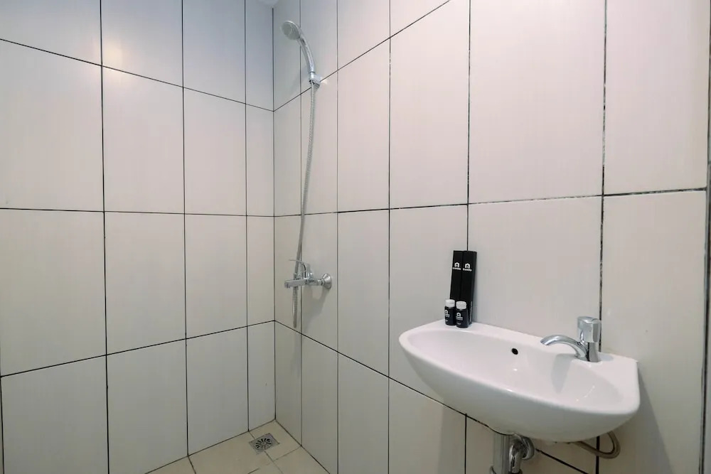 Modern and Posh Studio Apartment @ Grand Kamala Lagoon By Travelio