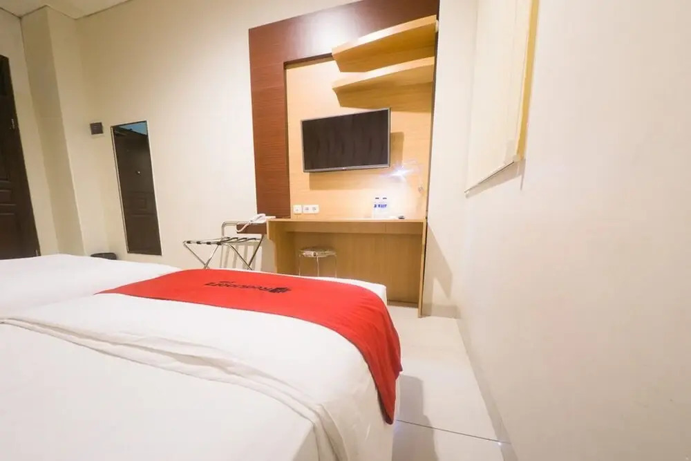 Reddoorz near Ambon Plaza