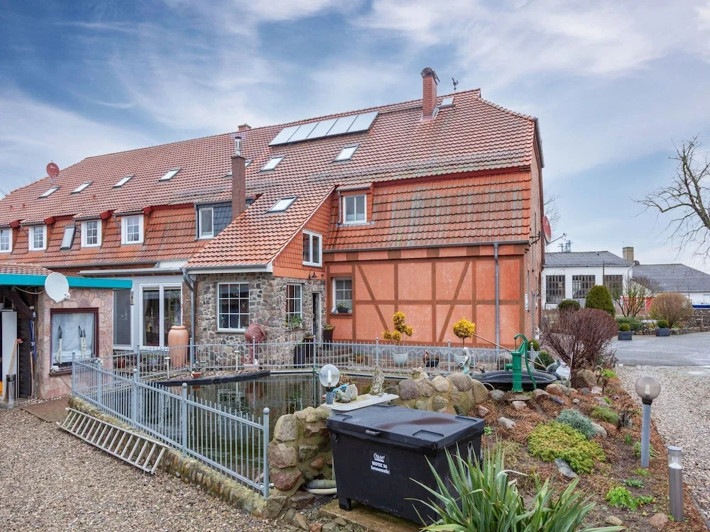 Holiday Flat in the Countryside in Grundshagen