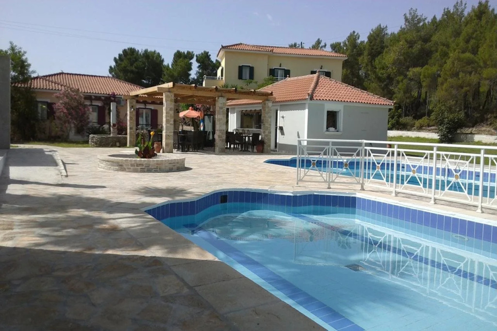 Zeus Hotel