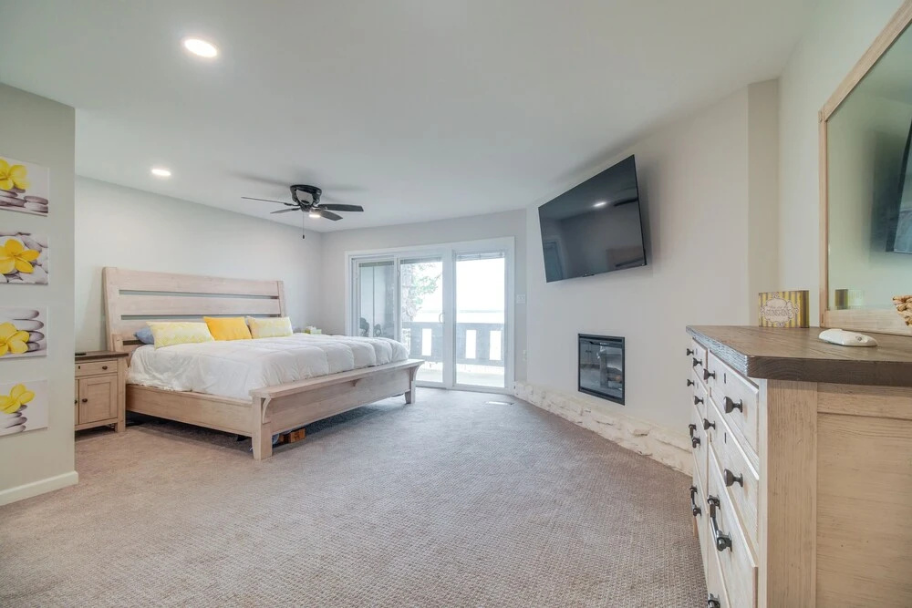 Double-decker View of Grand Lake! Modern Townhome