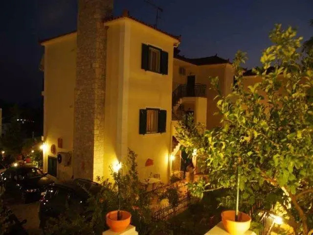 Amfitrion Apartments