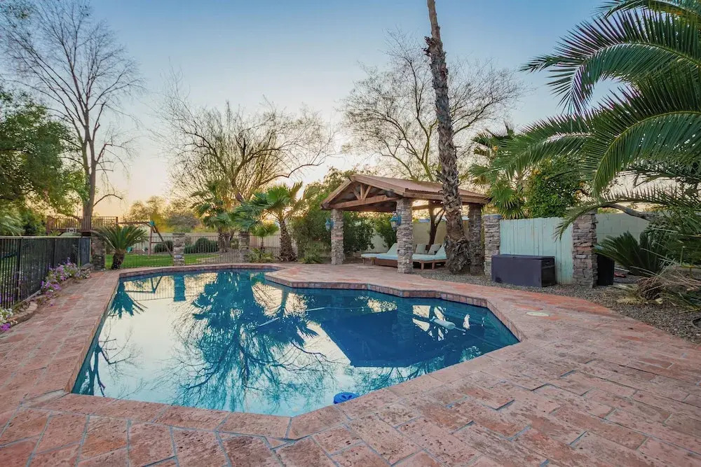 Family Gem in Paradise Valley: Hot Tub, Large Yard