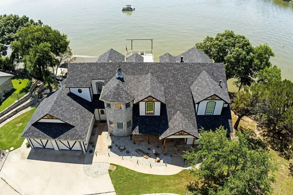 Lavish Lake House, Near Vineyards + Marinas!