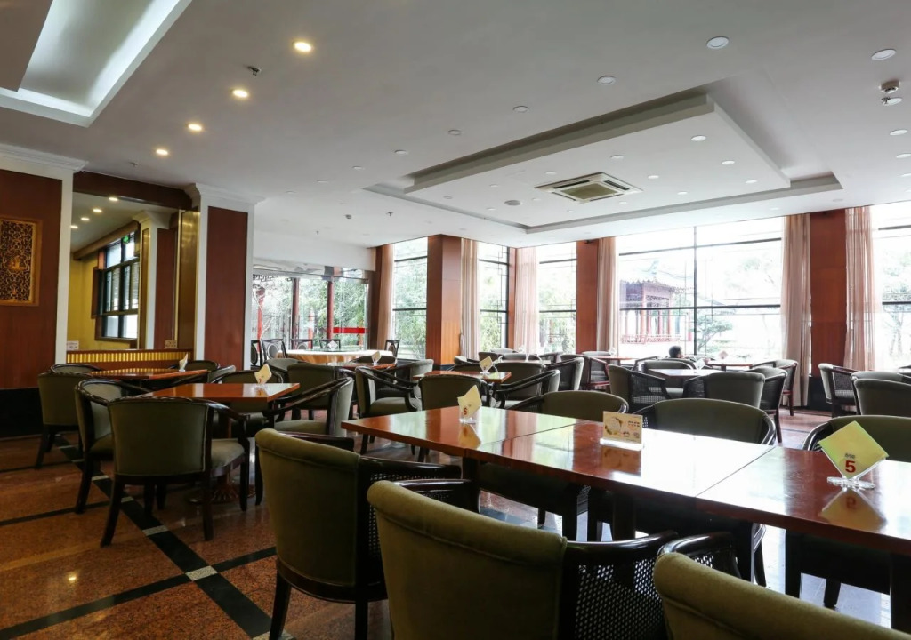 Riverside Hotel