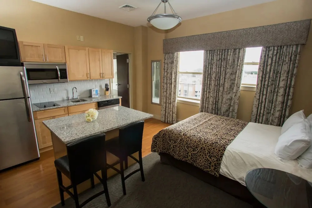 The Parker Inn and Suites