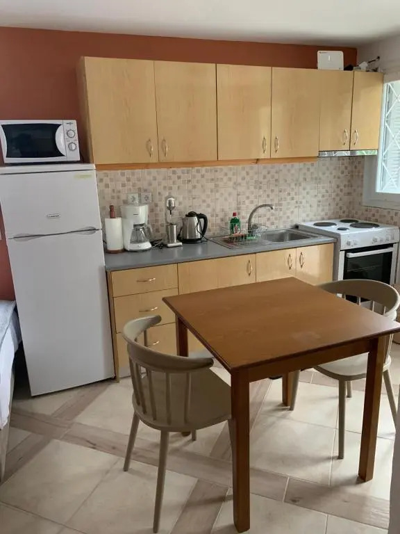 Zacharos Elegant Studio