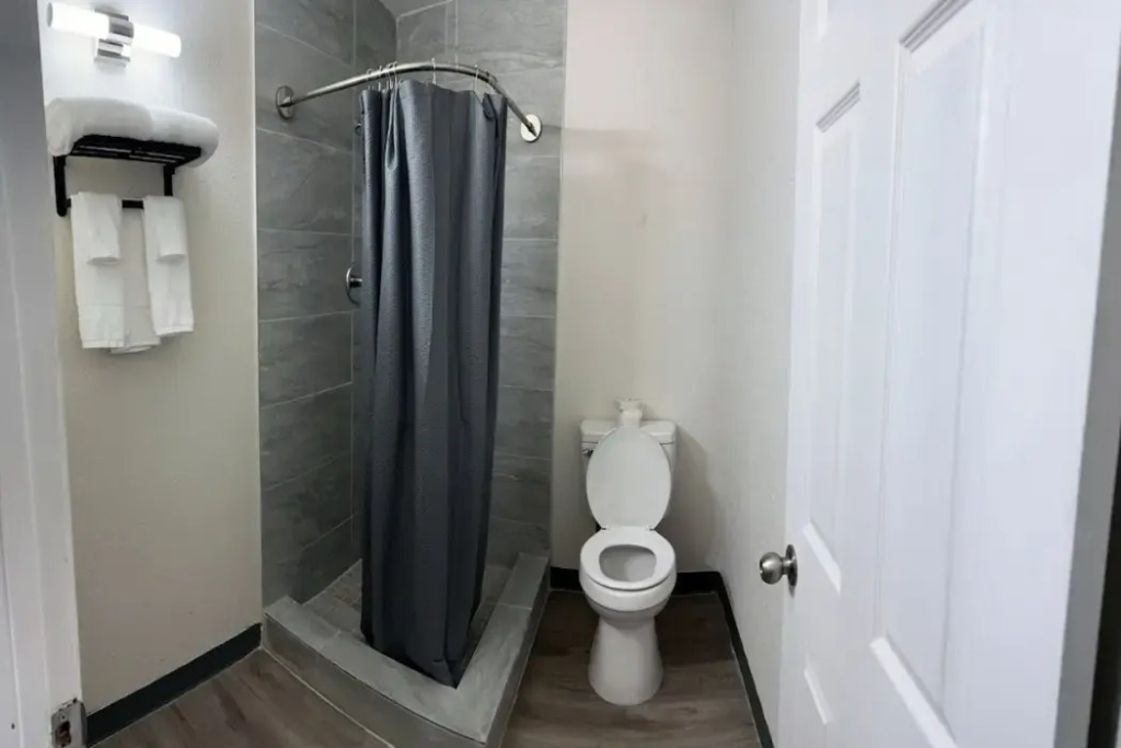 Studio City Suites, A Travelodge By Wyndham