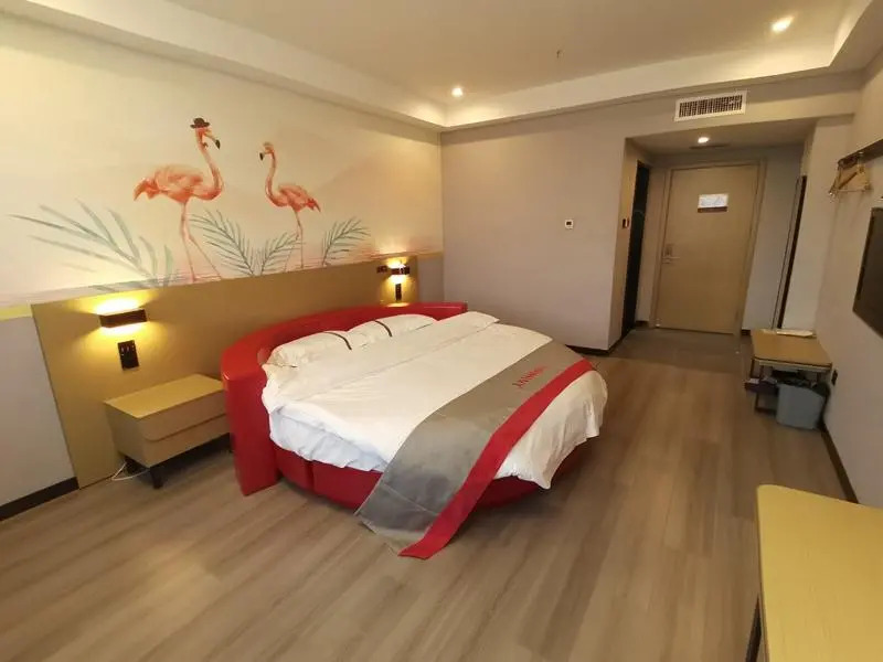 Rujia Huayi Select Hotel (Ordos Dongsheng District Wanda Plaza)