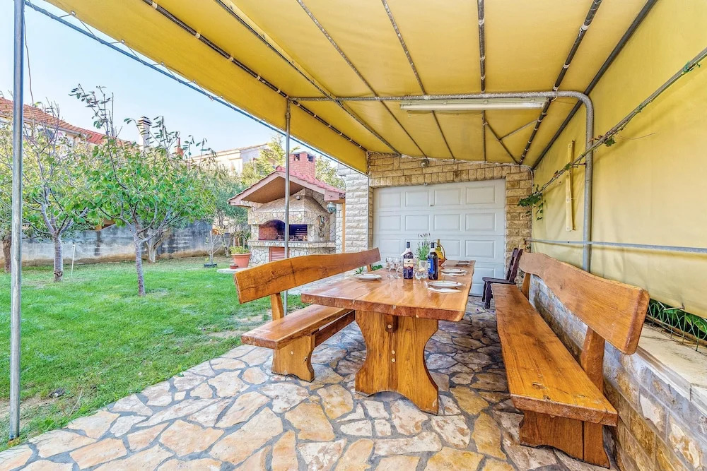 House With 7 Bedrooms in Sabunike, With Enclosed Garden and Wifi - 700