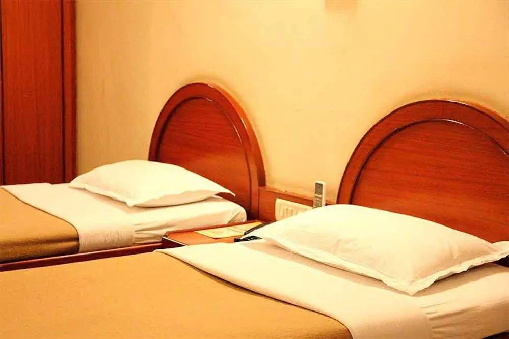 FabHotel Samrat Residency