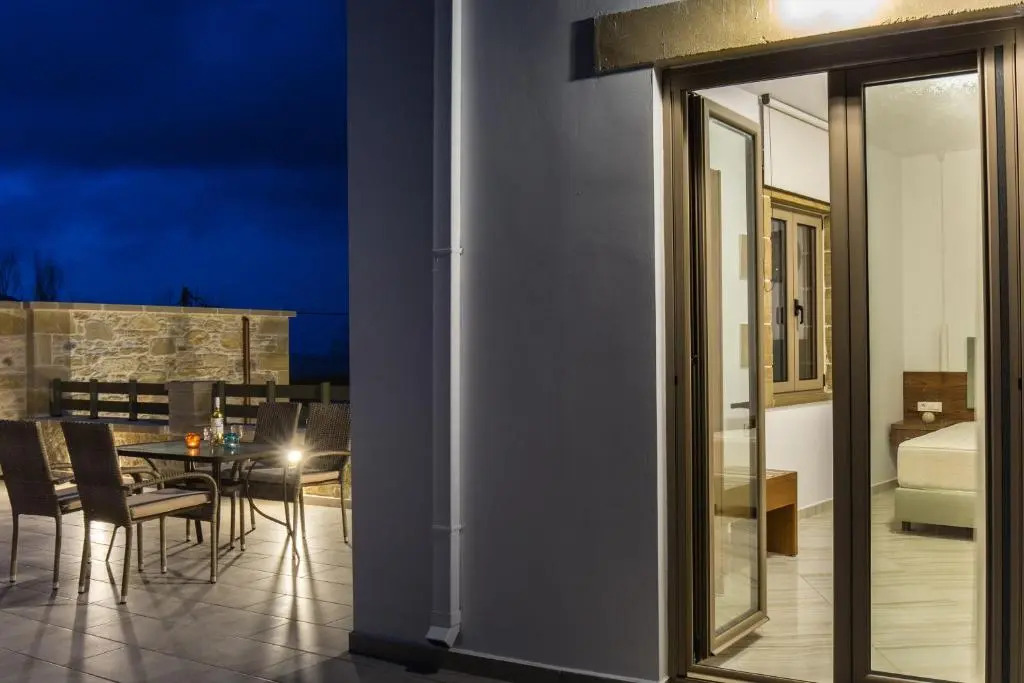 Agarathos Deluxe Homes In the Heart of Kaliviani Near Balos