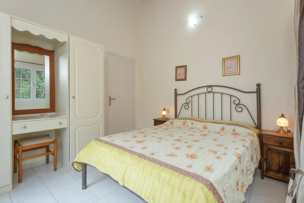 Villa Thalassa Large Private Pool Walk to Beach Sea Views A C Wifi Car Not Required - 920