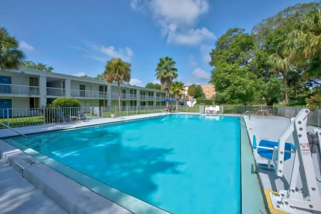 Motel 6-Gainesville, FL