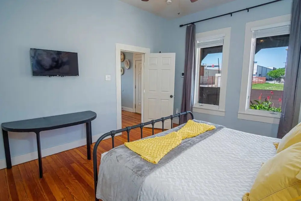 Stunning 3BR 2BA Haven in Downtown s Heart