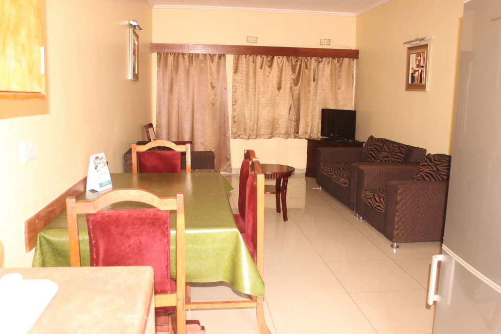 Riverside Hotel