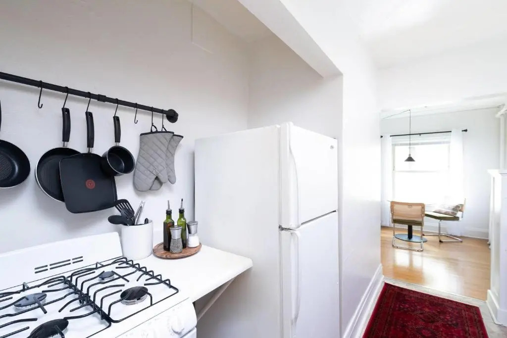 Flexhome East Side Vintage 1BR B4
