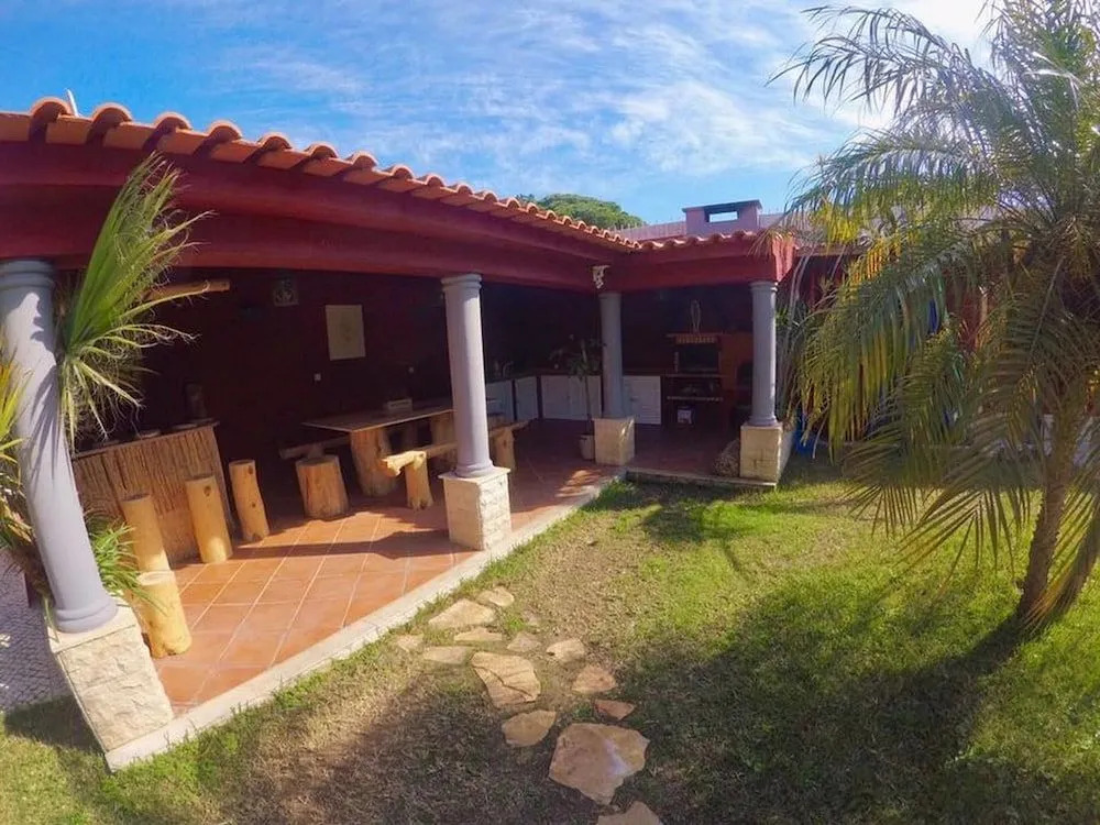 7 Waves Surf Hostel