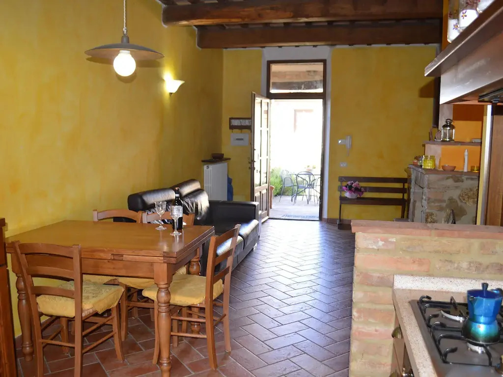 Apartment in Medieval Village, Splendid Panoramic View, Shared Swimming Pool