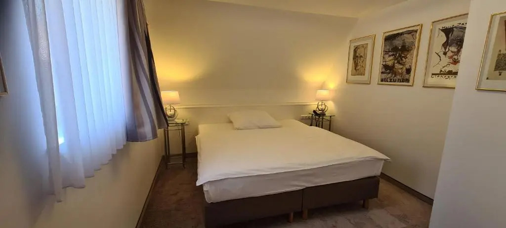Hotel Garni "Am Ellinger Tor"