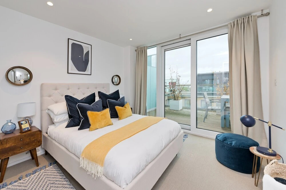 Luxury Flat With Private Terrace in Central Wandsworth by Underthedoormat