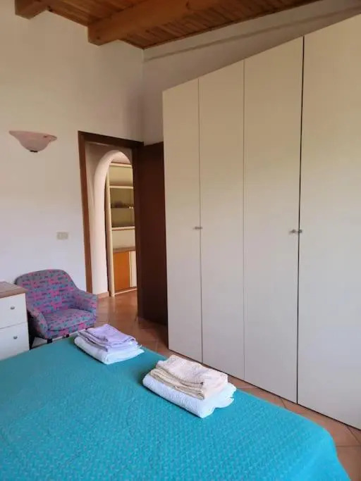 Adorable 2 bedroom bungalow close to the beach