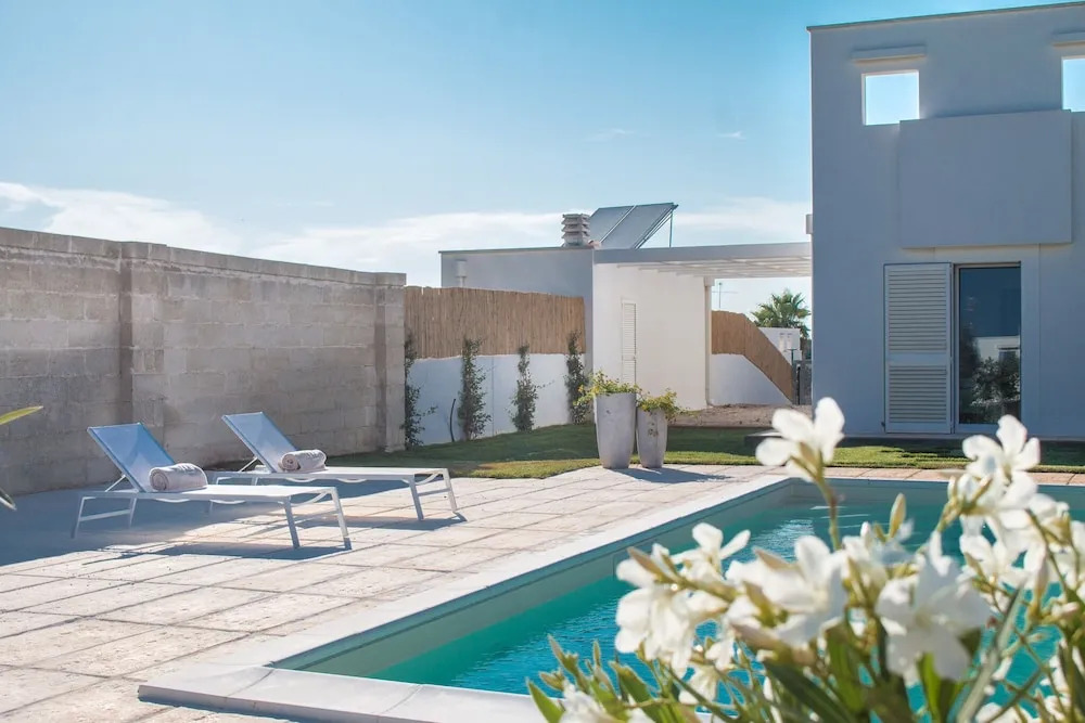 TD Villa Patrizia Pool Alfresco Kitchen