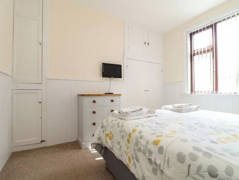 Flat 1 Niles Place