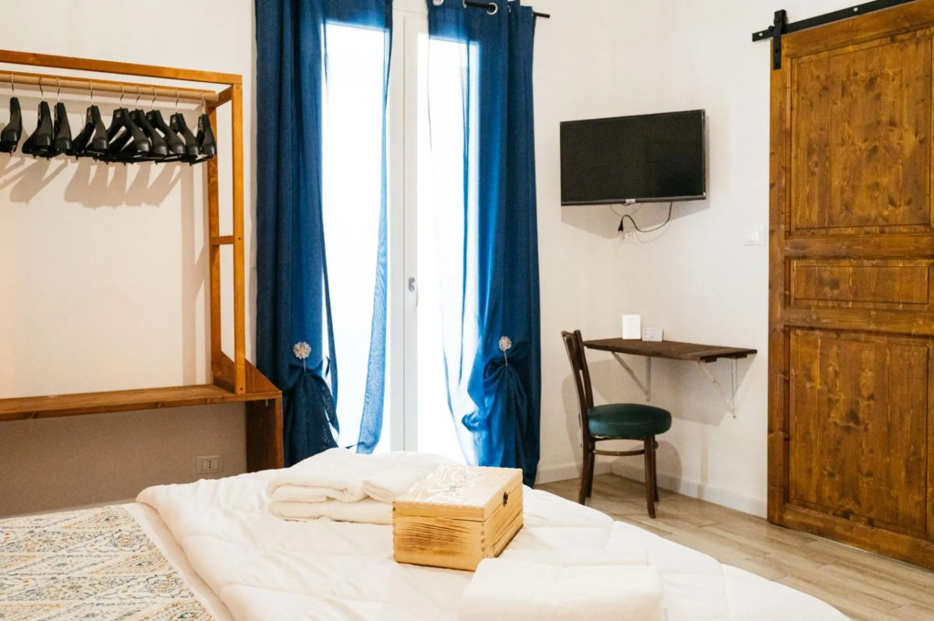 Room Lu Balaru - In Boutique apartment --Stanza Lu Balaru
