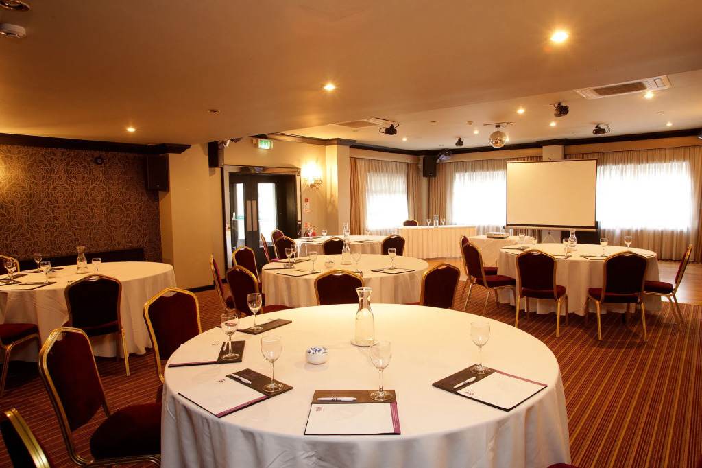 Waterfoot Hotel