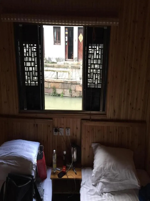 Wuzhen Yishui Hotel