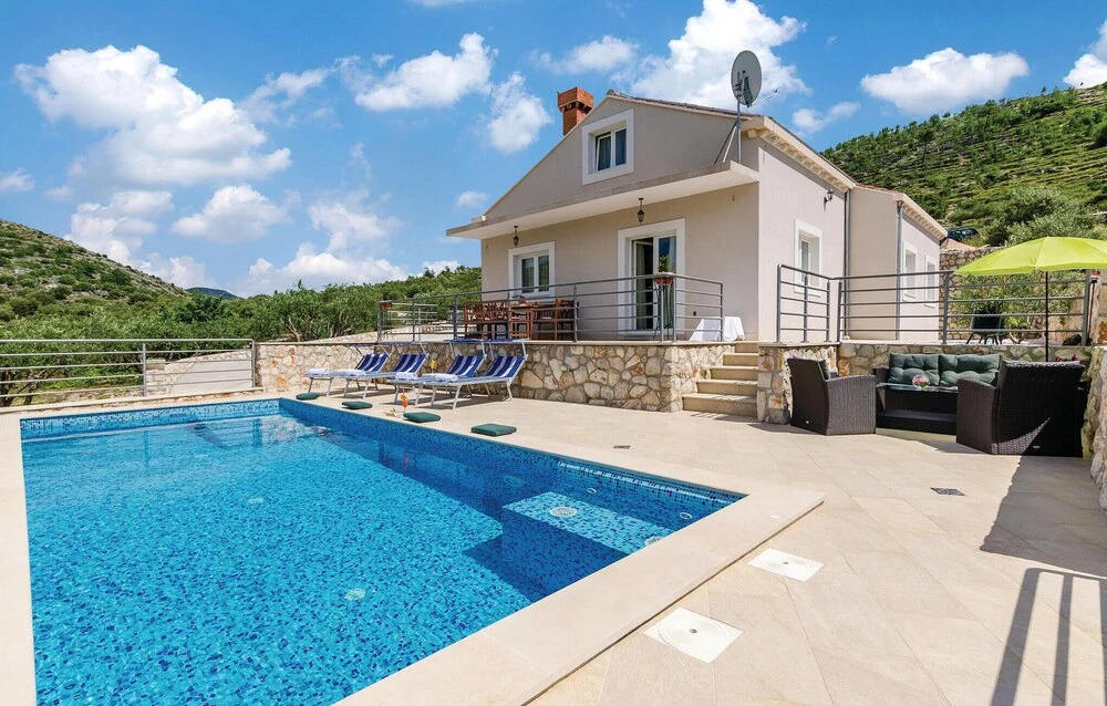 Beach Front Home In Zaton Veliki