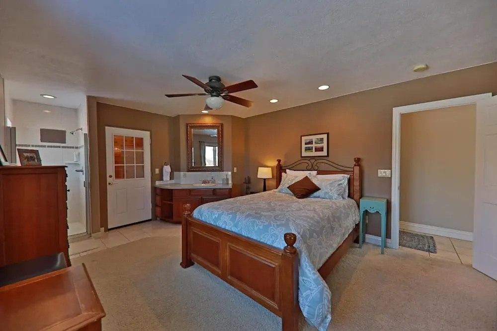 461 Balsh 5 Bedrooms 4.5 Bathrooms Home