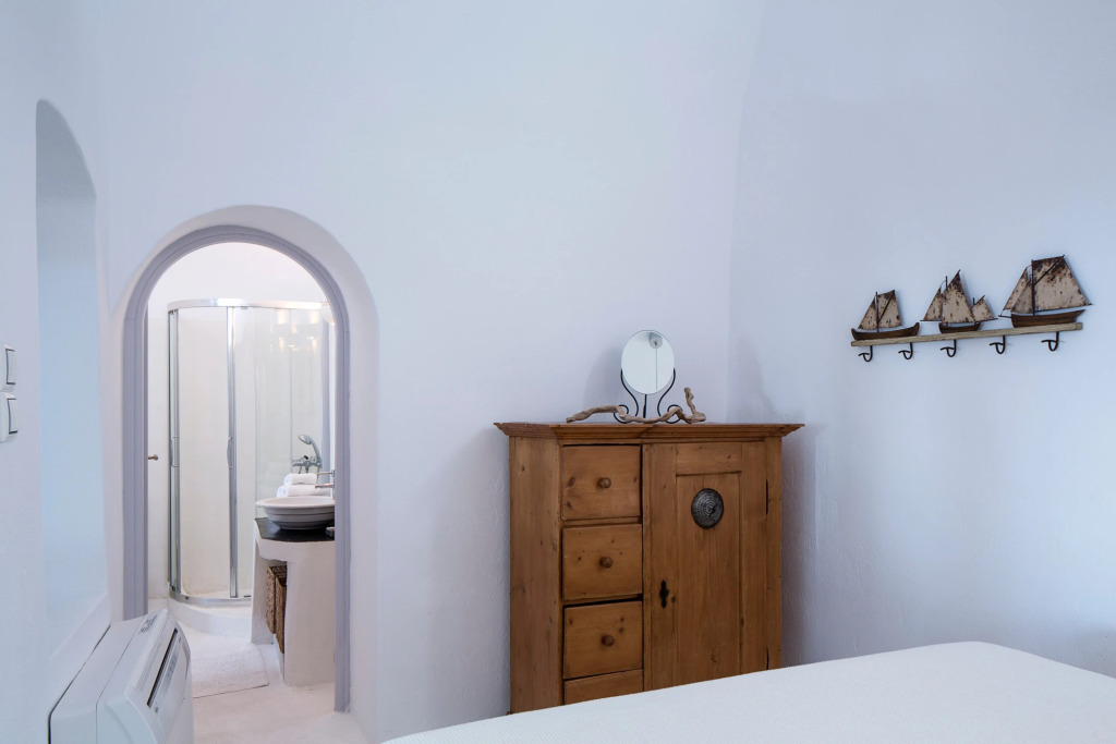 Villa Gaia, 3 bedroom villa with amazing views at Imerovigli