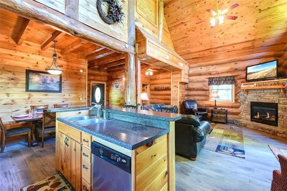 American Heritage 4 Bedroom Home with Mountain View