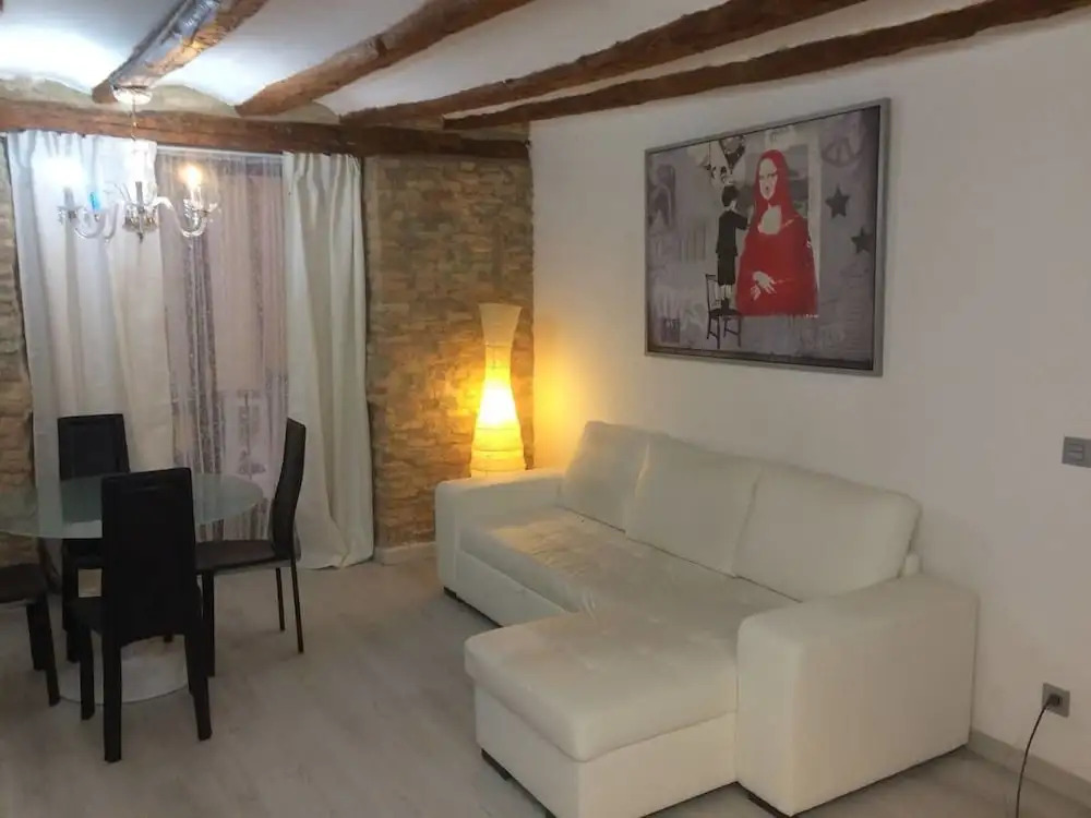 18 Torres San Cayetano