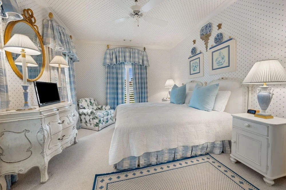 This Villa Offers Stunning Views Of The Ocean And The Calming Sound Of The Waves 4 Bedroom Home by Peace Vacations