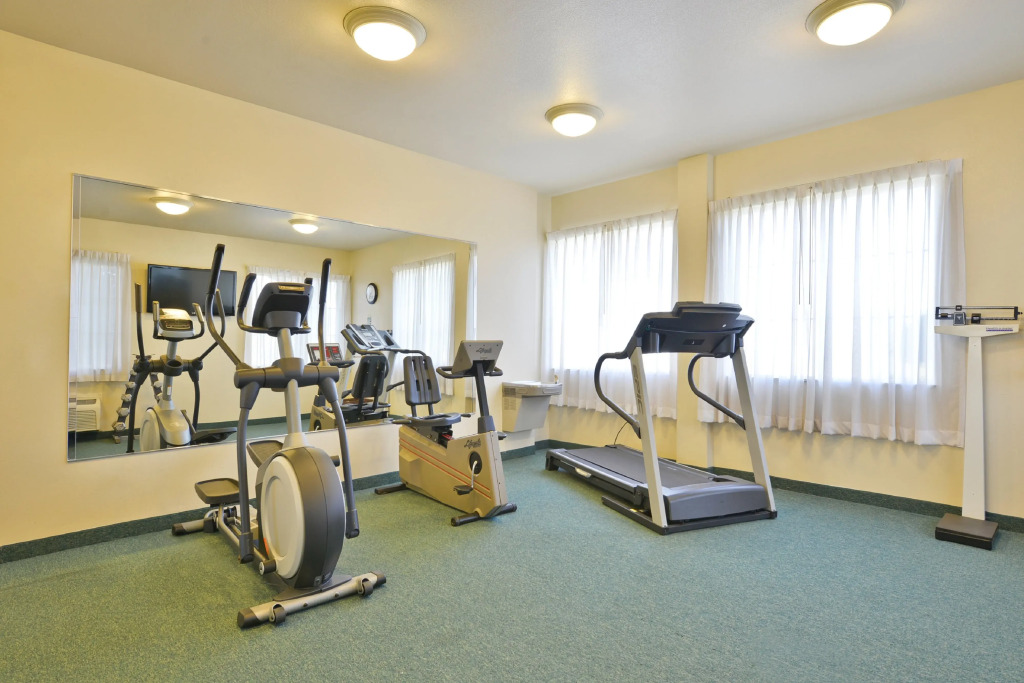 Holiday Inn Express & Suites Tacoma South - Lakewood by IHG