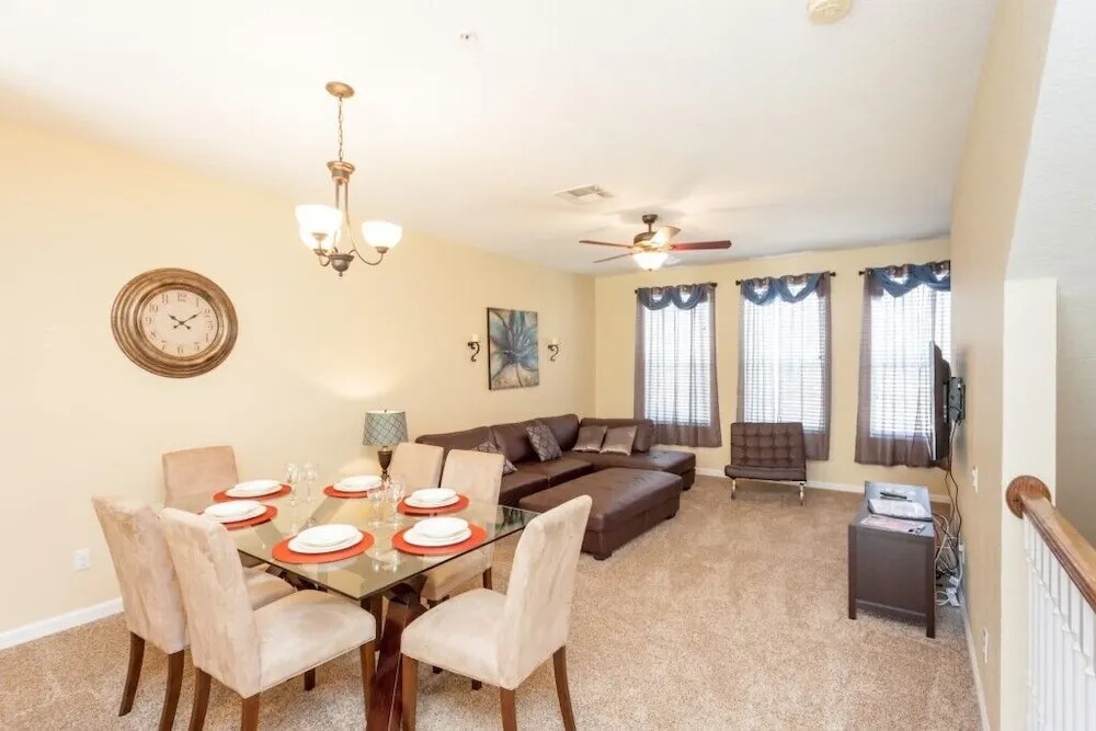3 Bedroom Modern Townhome 4003 Townhouse
