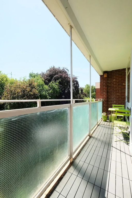Bright and Spacious 2 Bed Apartment - Sleeps 4