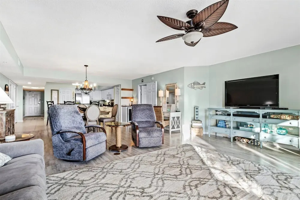 Yacht Club Villas #1-1001